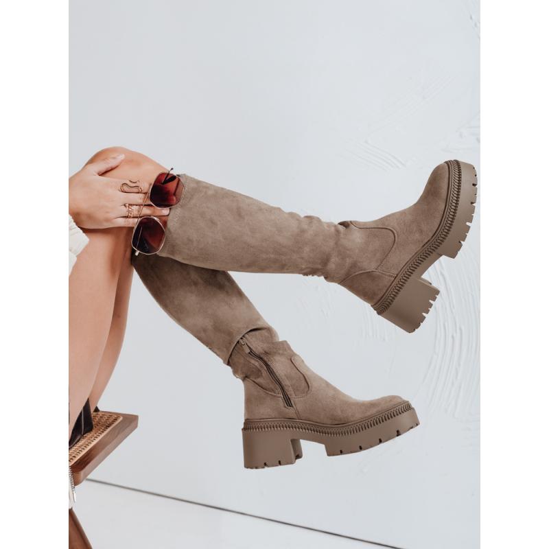 Női velúr cipő vastag talppal, fekete