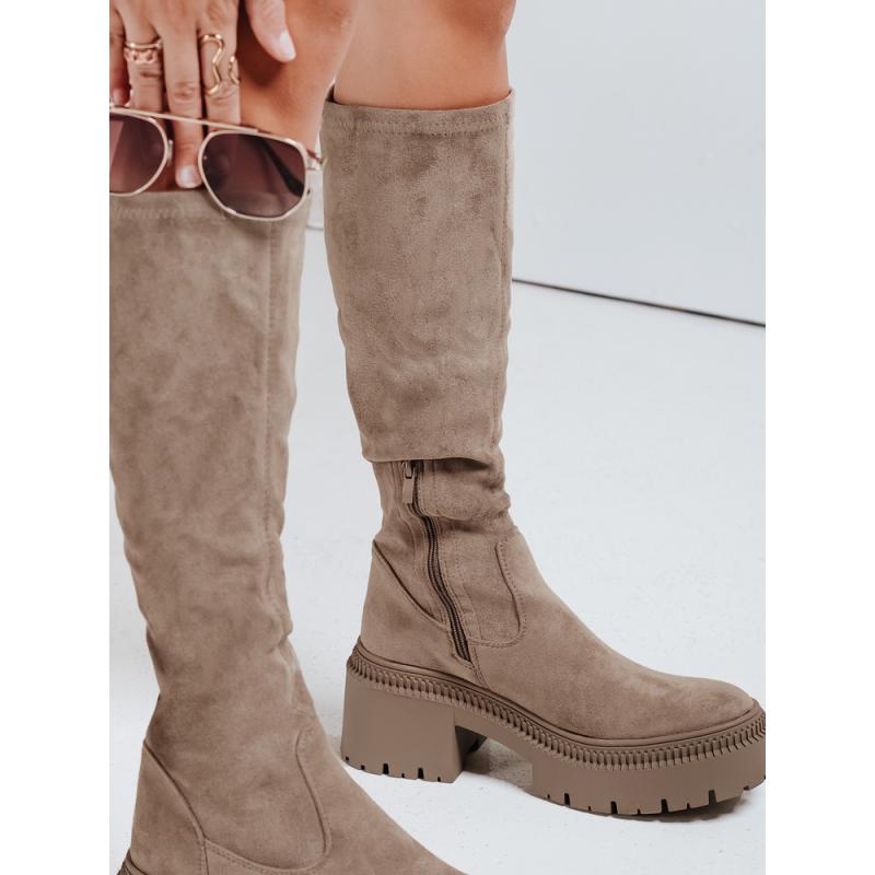 Női velúr cipő vastag talppal, fekete