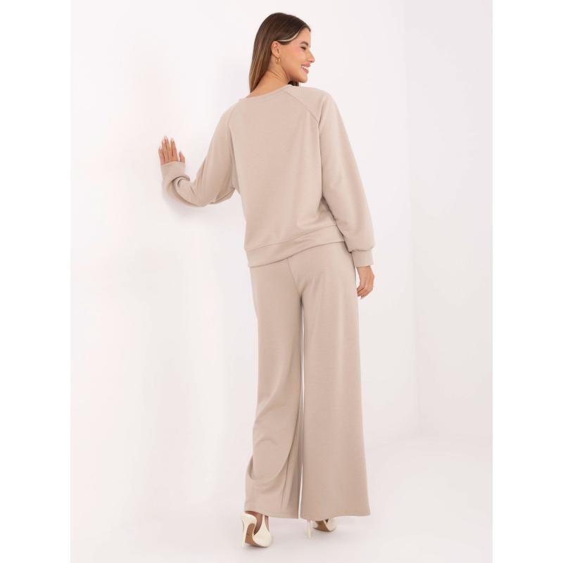 Béžová dvojradová súprava v jednej farbe