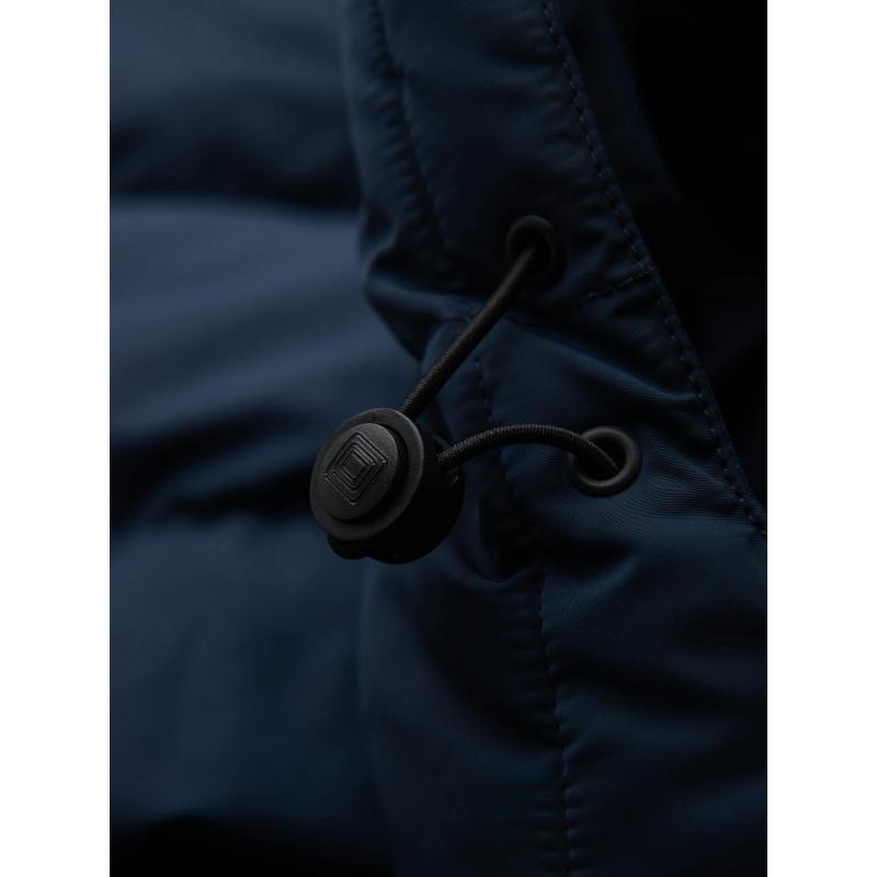 Férfi kabát aszimmetrikus steppelt mintával és kapucnival – sötétkék V4 OM-JAHP-0304