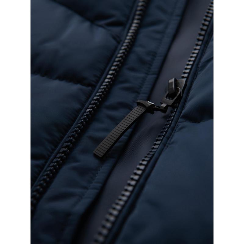 Férfi kabát aszimmetrikus steppelt mintával és kapucnival – sötétkék V4 OM-JAHP-0304