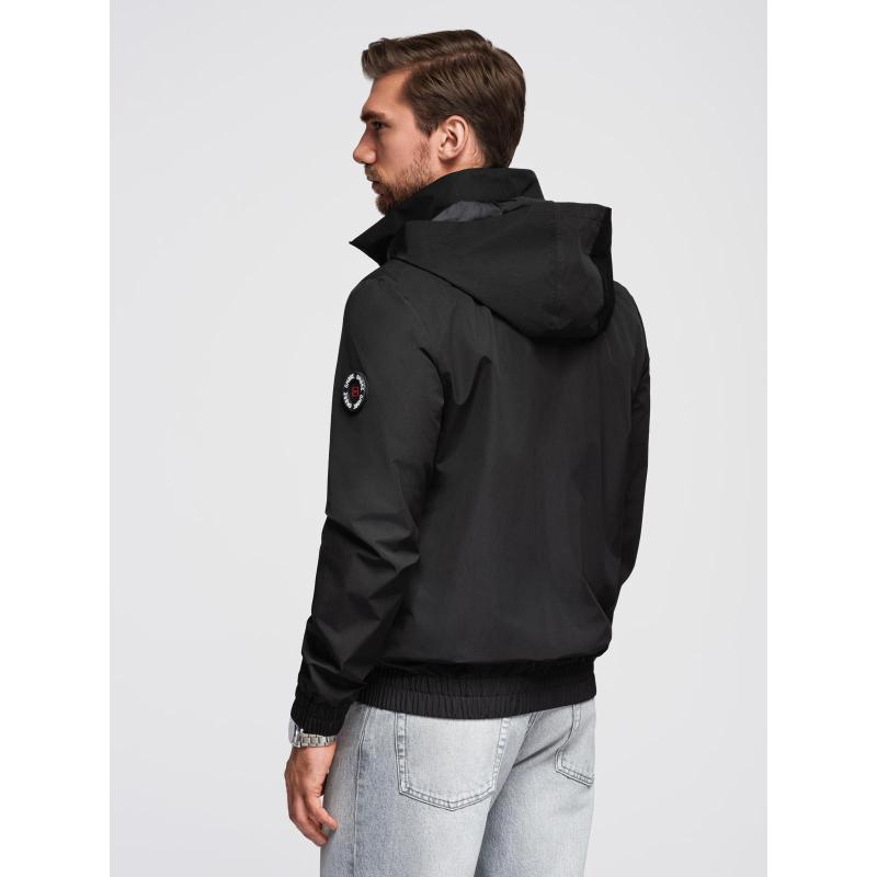 Pánska bunda s kapucňou a vysokým golierom – čierna V1 OM-JANP-0222