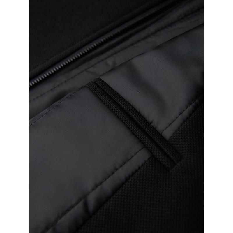 Férfi kabát magas gallérral és strukturált szabással – fekete V1 OM-COWC-0136