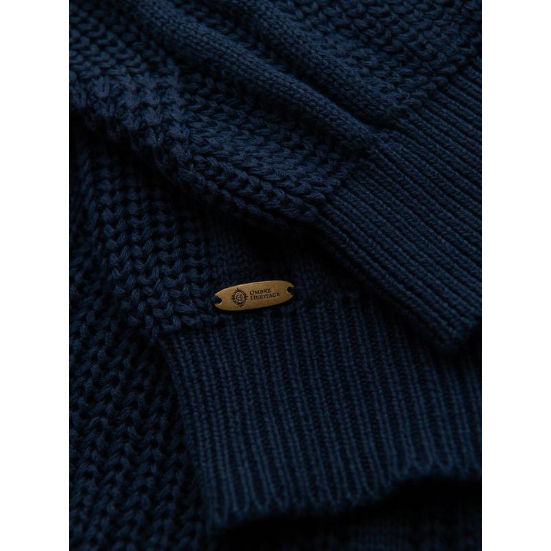 Férfi pulóver kockás mintával és kerek nyakkivágással – sötétkék V2 OM-SWSW-0151