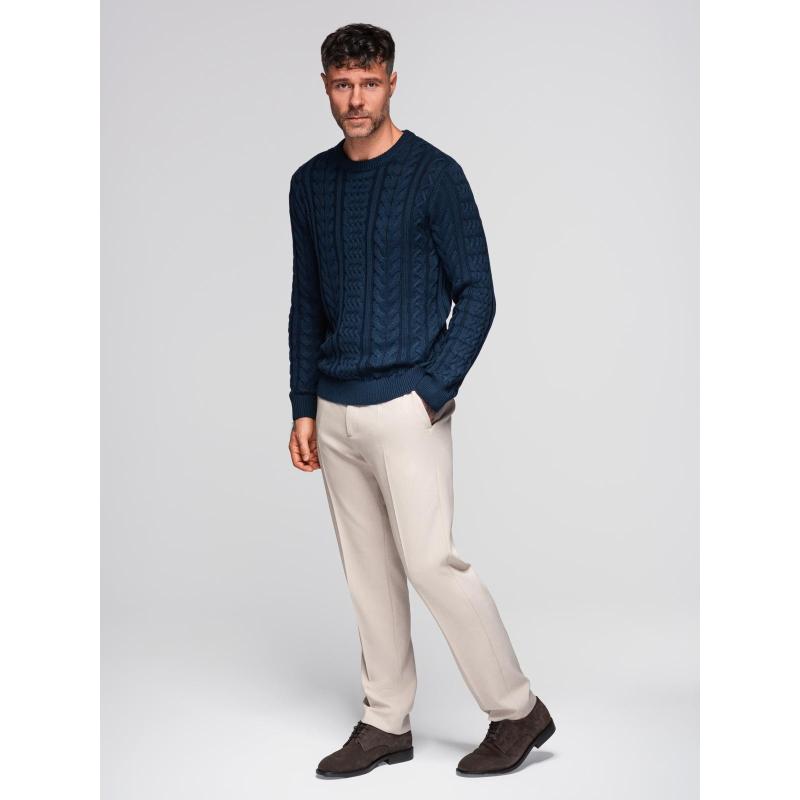 Elegáns férfi pulóver érdekes kötéssel – sötétkék V5 OM-SWSW-0173