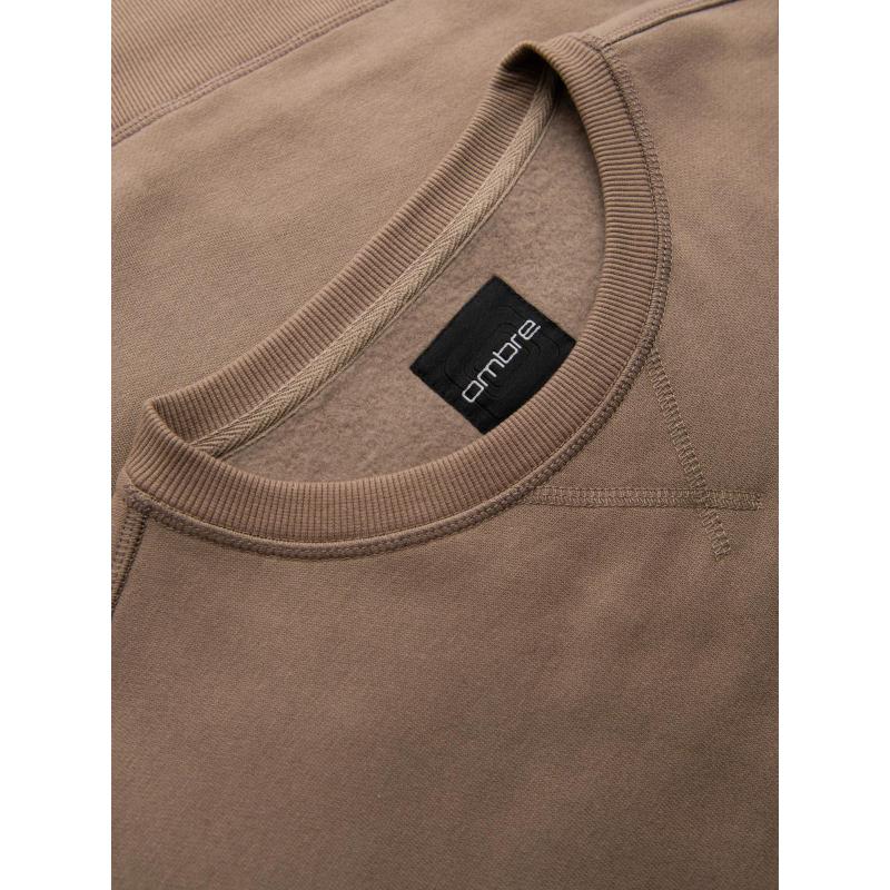 Klasická pánská mikina s kulatým výstřihem – světle hnědá V3 OM-SSNZ-0243