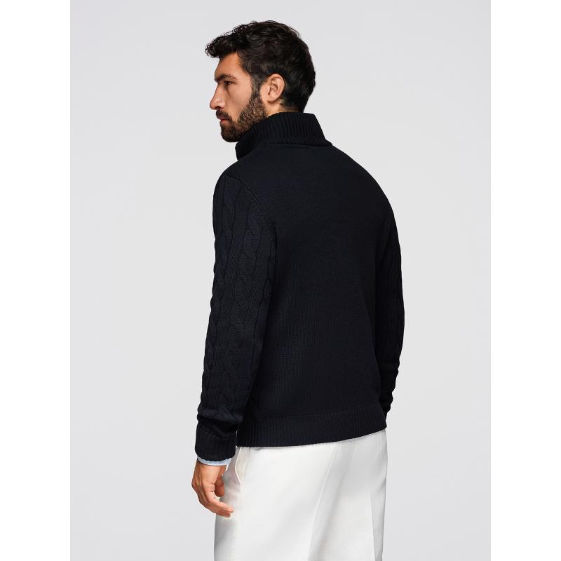 Pánsky sveter s kostkovaným vzorom, rolákom a zipsom – čierny V2 OM-SWZS-0138
