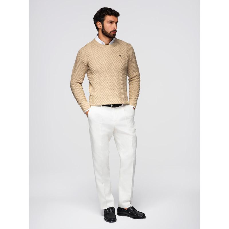 Pánsky sveter so zigzagovým vzorom – pieskový V1 OM-SWSW-0147