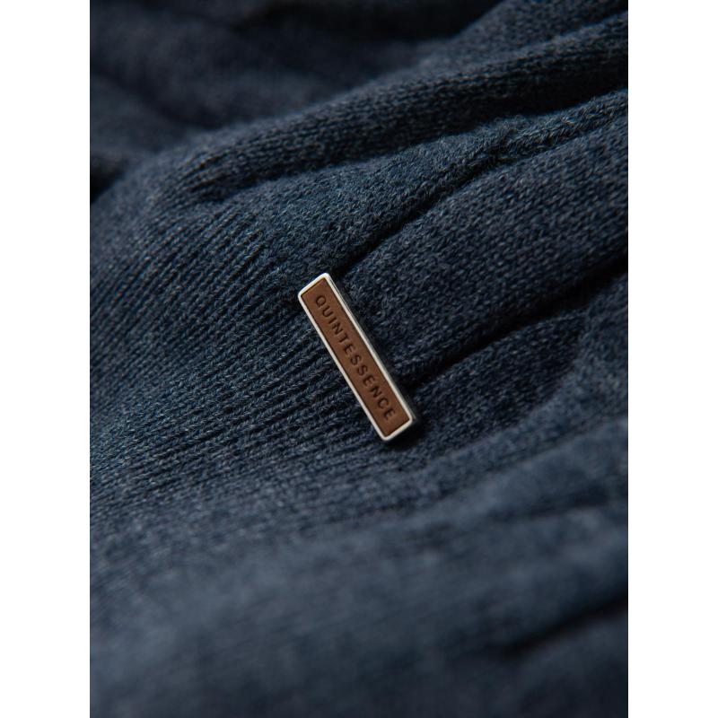 Pánský svetr s rolákem a kostkovaným vzorem – tmavě modrá V3 OM-SWTN-0157