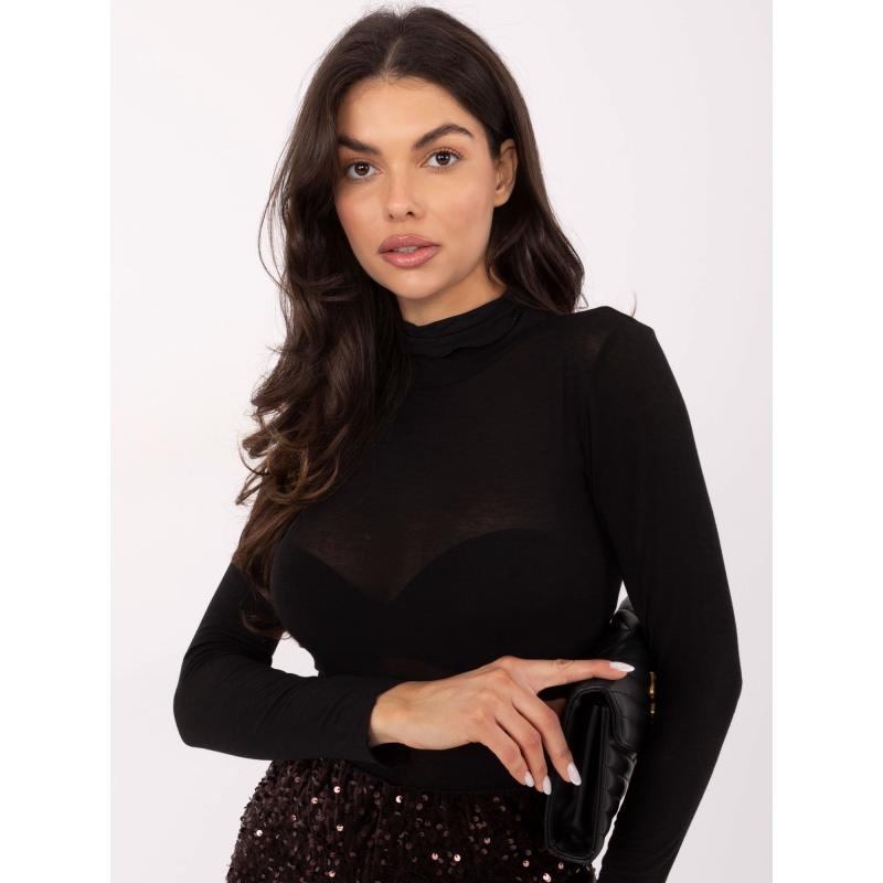 Černá přiléhavá blůza s rolákem