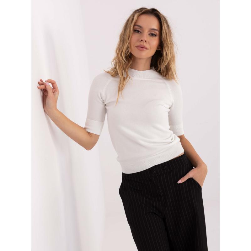 Ecru pulóver gombokkal az ujjakon