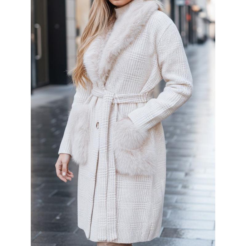 Dámský kabát s kožešinou v béžové barvě
