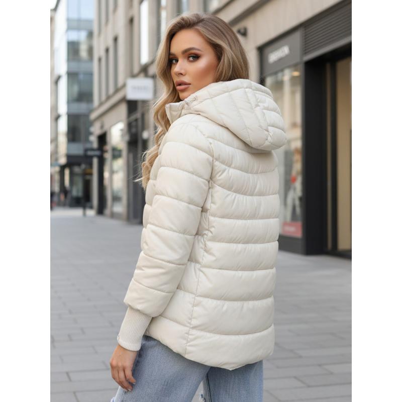 Női fehér steppelt kabát kapucnival