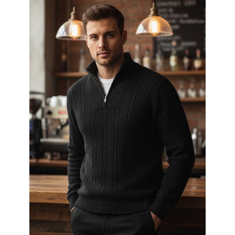 Férfi pulóver rollos gallérral, fekete színben