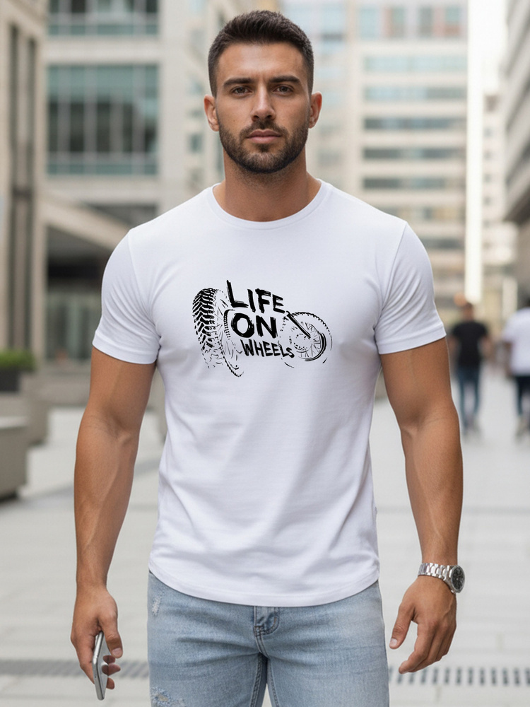 Férfi grafikus, klasszikus szabású póló Life on Wheels felirattal, fehér