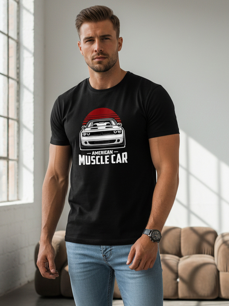 Férfi klasszikus rövid ujjú póló muscle car mintával, fekete