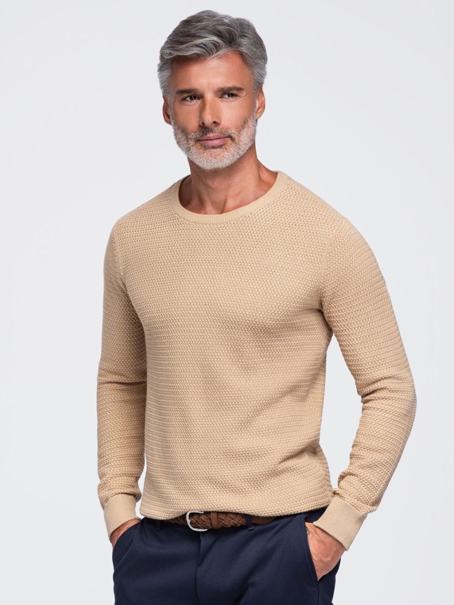 Férfi regular fit texturált pulóver kerek nyakkivágással, homokszínű
