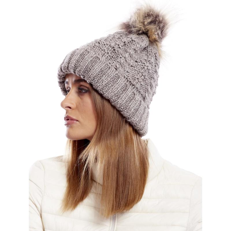 Női sapka szőrmés szegéllyel barna