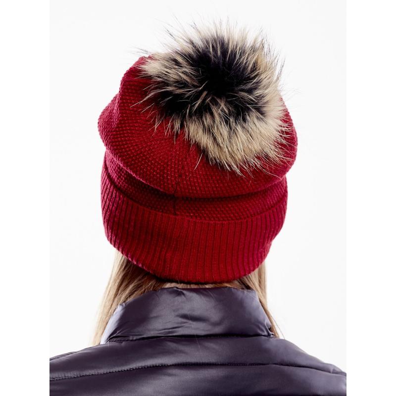 Női sapka húzózsinórral és karimával piros