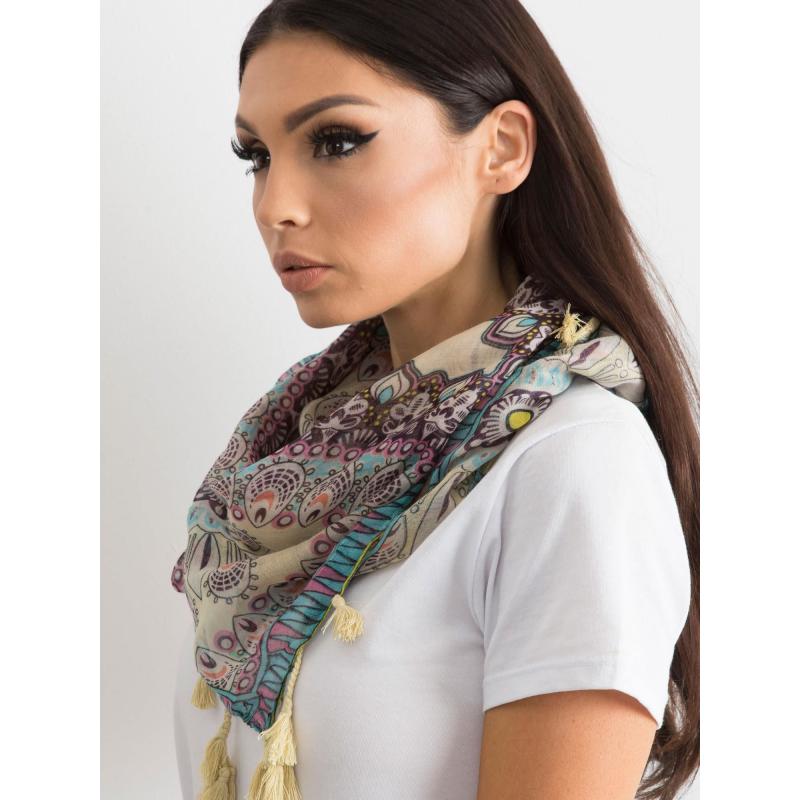 Světle žlutý šátek s etnickým vzorem