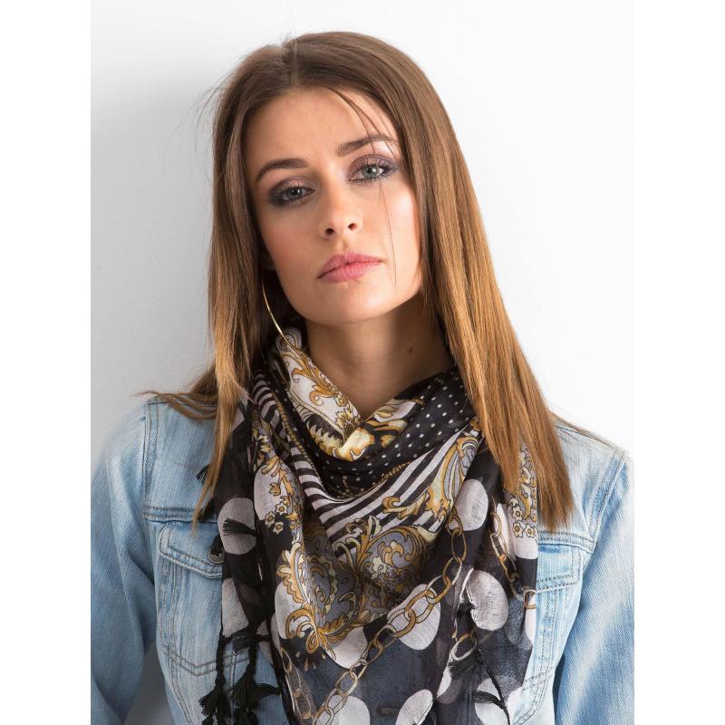 Černý vzorovaný šátek