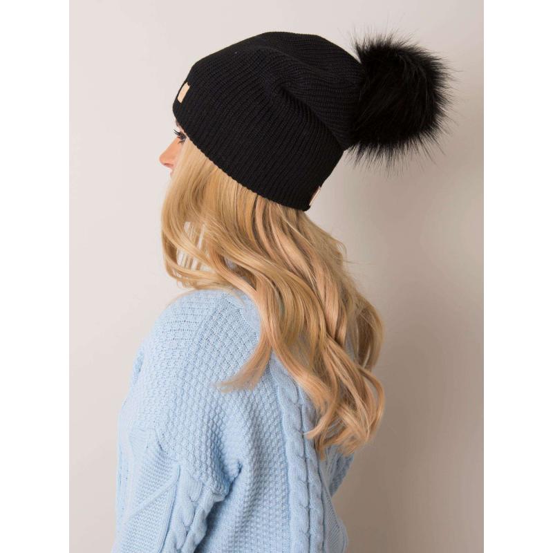 Dámská čepice s bambulí RUE PARIS černá 
