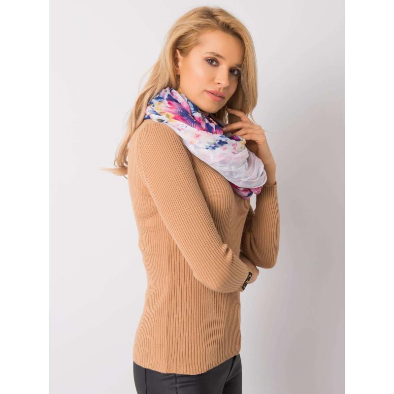 Fehér virágos sál