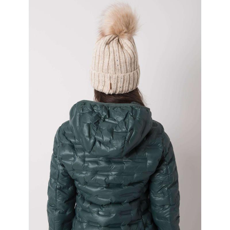 Dámska zimná čiapka s bambulou béžová