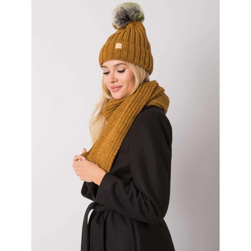 Női szett sapkával és sállal Rubby RUE PARIS sötét sárga