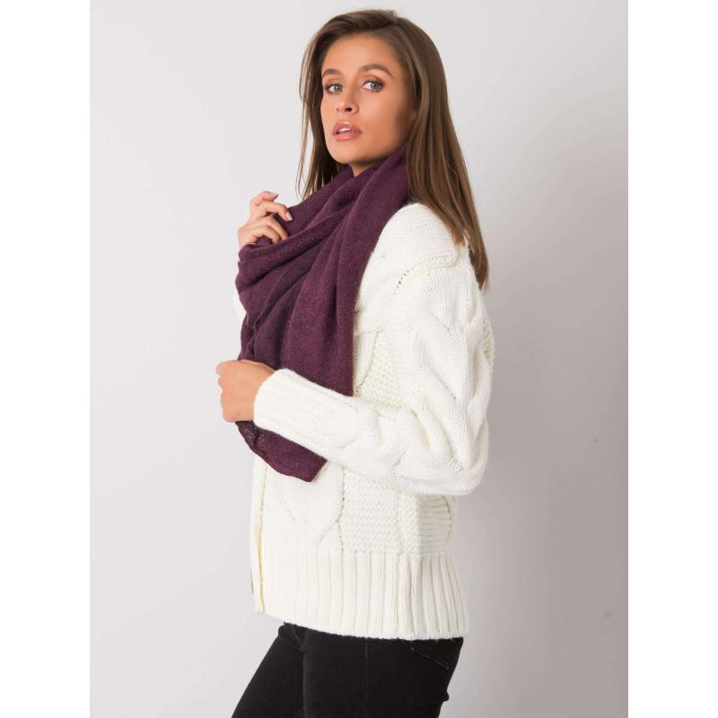 Lila kötött sál rojtokkal