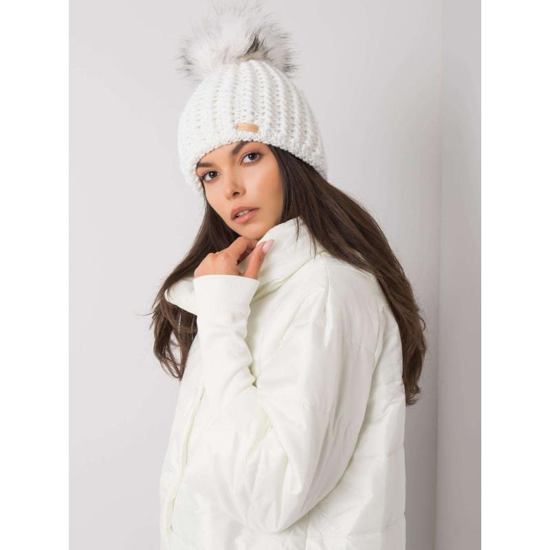 Dámská čepice zimní bílá  