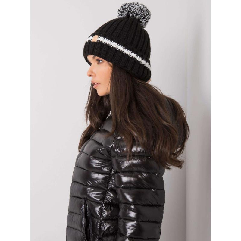 Dámská čepice s bambulí černá 