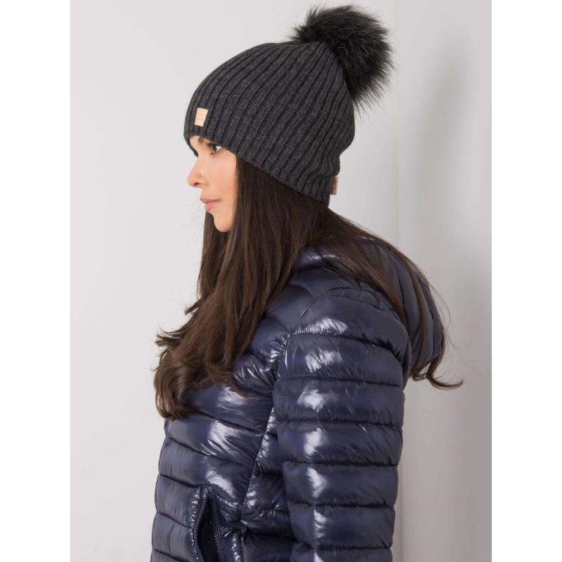 Dámská čepice s bambulí zateplená tmavě šedá 