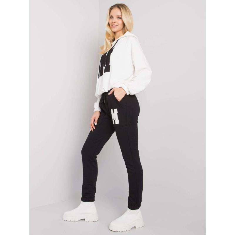 Női szett foltos DANIELLE ekrü-fekete színben