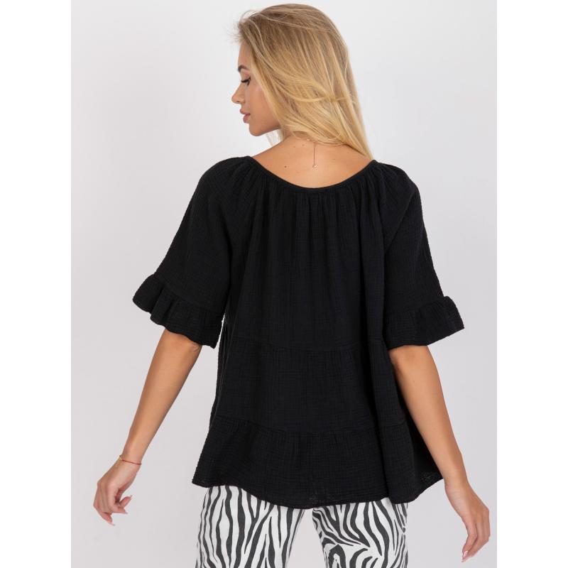 Dámská halenka pro každodenní nošení s kosticemi ve výstřihu OCH BELLA černá 