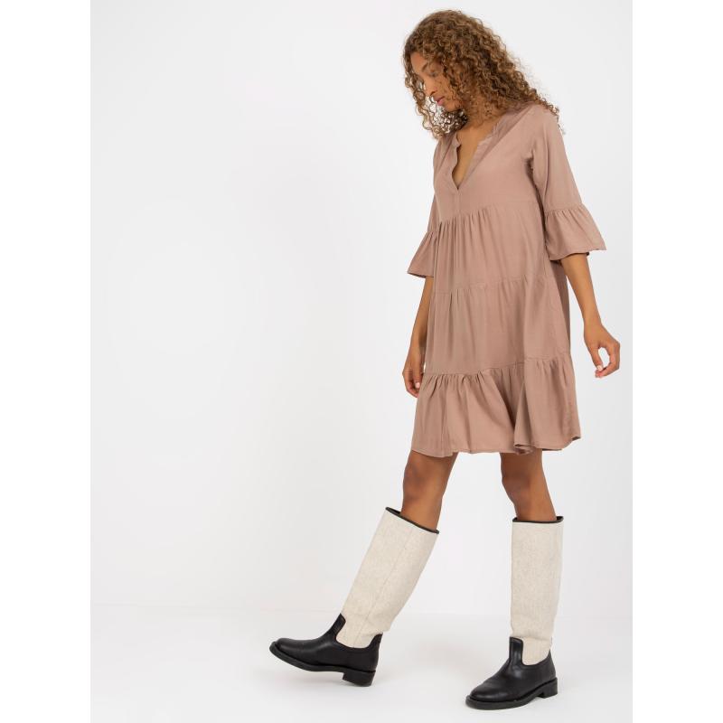 Női fodros ruha SUBLEVEL nyakkivágással világosbarna színben