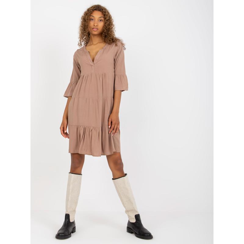 Női fodros ruha SUBLEVEL nyakkivágással világosbarna színben