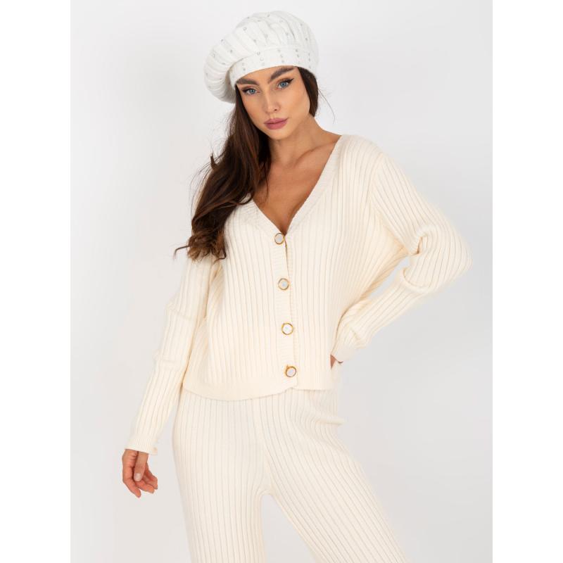 Ecru dámská zimní čepice s aplikací