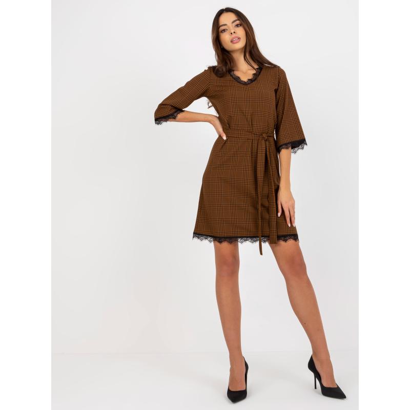 Női kockás koktélruha nyakkendővel GABI világosbarna és fekete színben