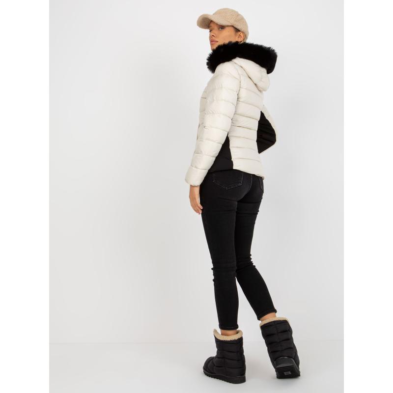 Női kapucnis steppelt átmeneti kabát MARGERY világos bézs színben