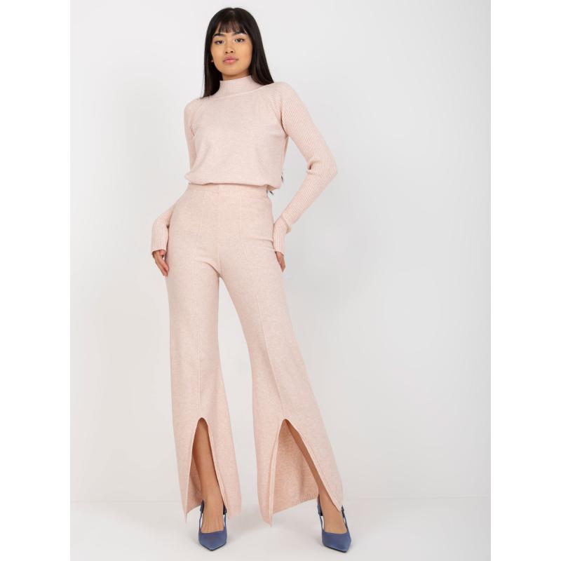 Női nadrág MARIE világos rózsaszín nadrág résszel