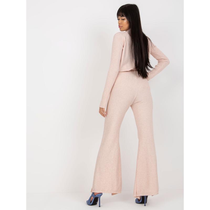 Női nadrág MARIE világos rózsaszín nadrág résszel