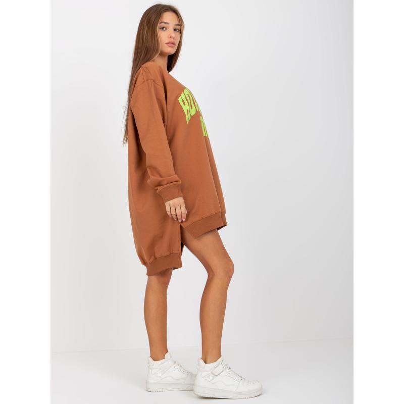 Női pulóver SANDRA felirattal világosbarna és zöld színben