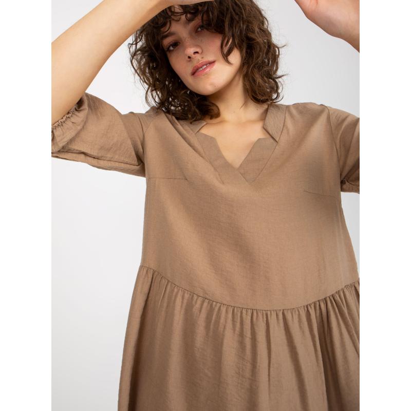 Dámské šaty s volánkem a výstřihem do V HARLY tmavě béžové