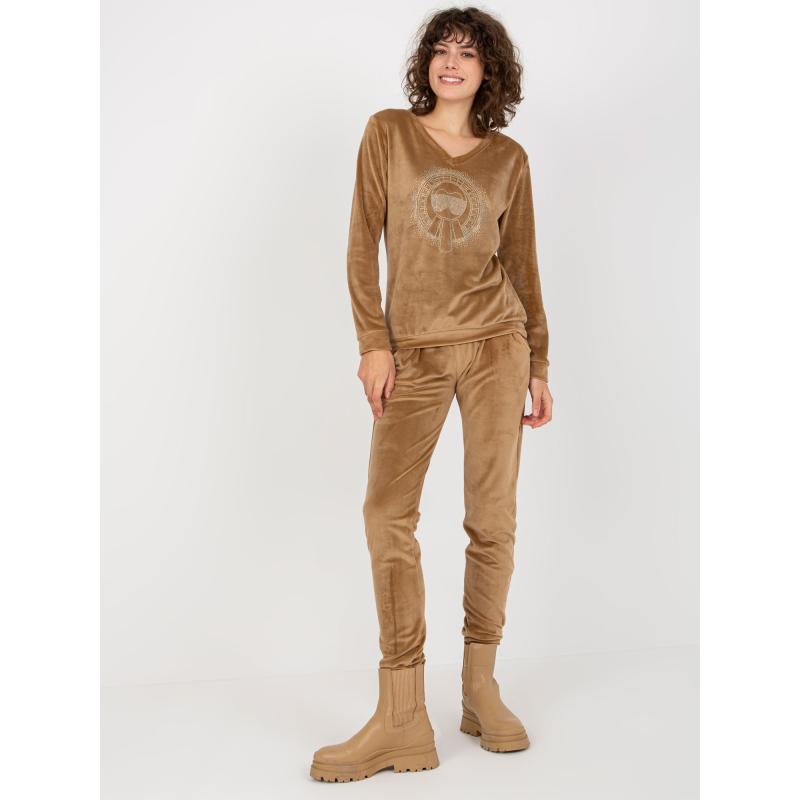 Női v-nyakú együttes NINA barna