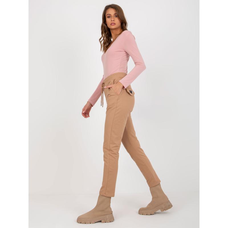 Női melegítőnadrág zsebekkel MARLA barna