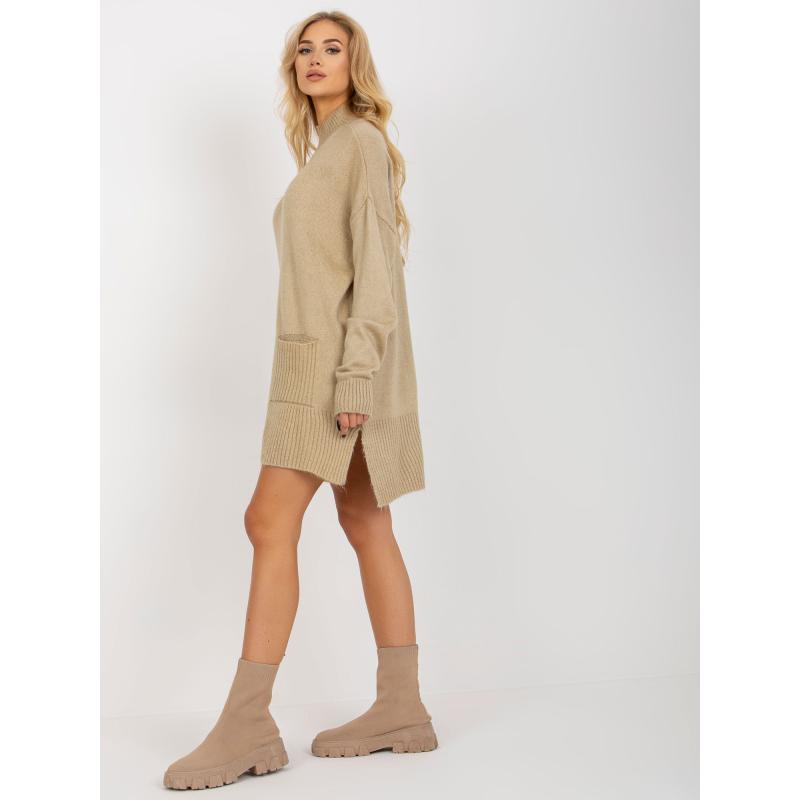 Dámsky sveter s vreckami a polovičným rolákom dlhý oversize KOLIE béžový