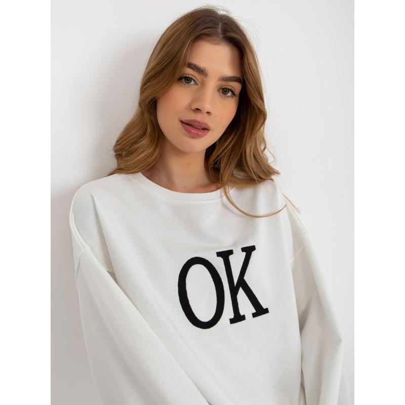 Női kapucnis pulóver hímzéssel TITTY fehér