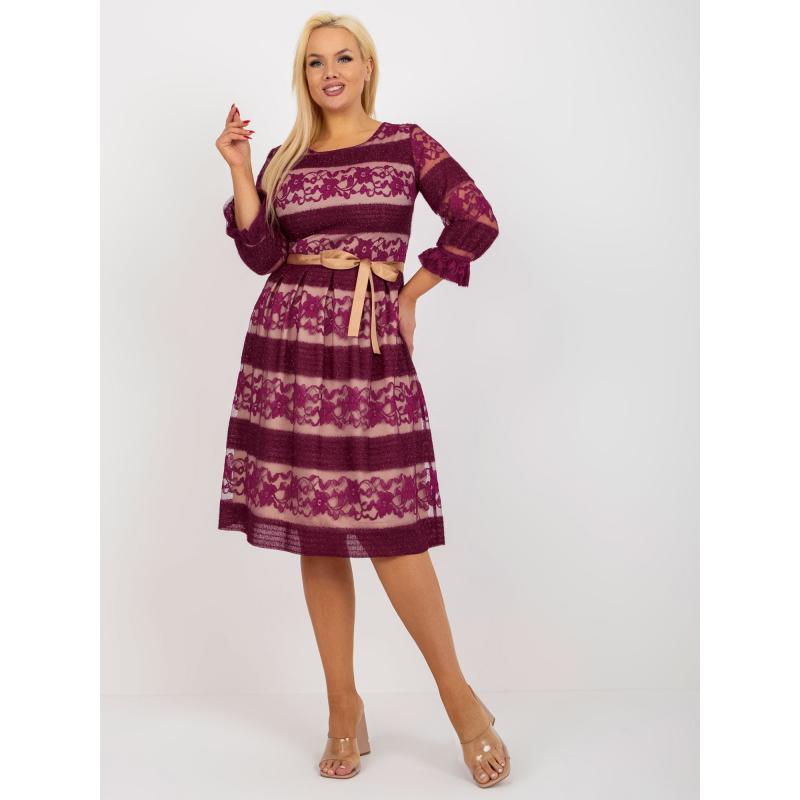 Női plus size koktélruha övvel AILA lila