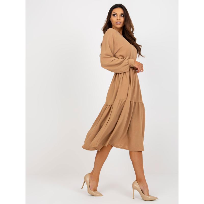 Női midi oversize fodros ruha OCH BELLA barna